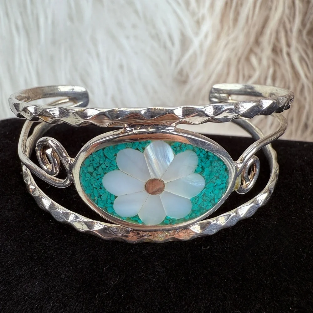 Alpaca Mexico, Silver Turquoise mother-of-pearl, inlay Floral Cuff Bracelet